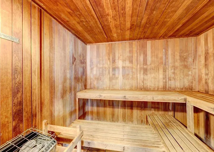 Luxe Oceanfront Escape Private Balcony & Wet Bar *