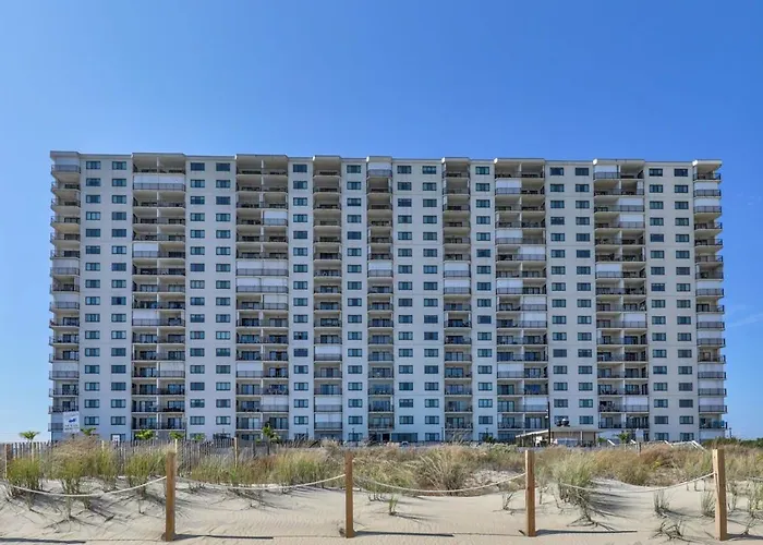 Luxe Oceanfront Escape Private Balcony & Wet Bar Ferienhaus *