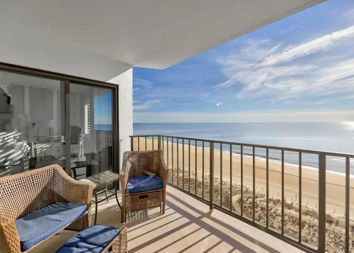 Luxe Oceanfront Escape Private Balcony & Wet Bar Ferienhaus Ocean Stadt