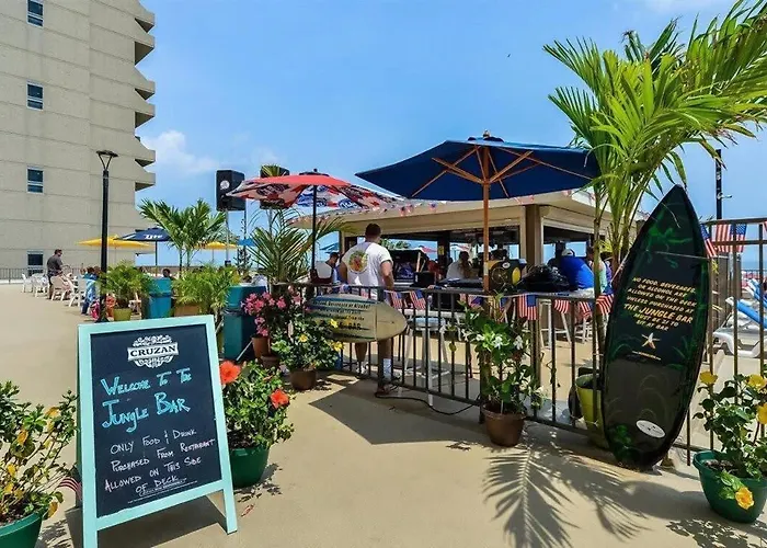 Luxe Oceanfront Escape Private Balcony & Wet Bar *