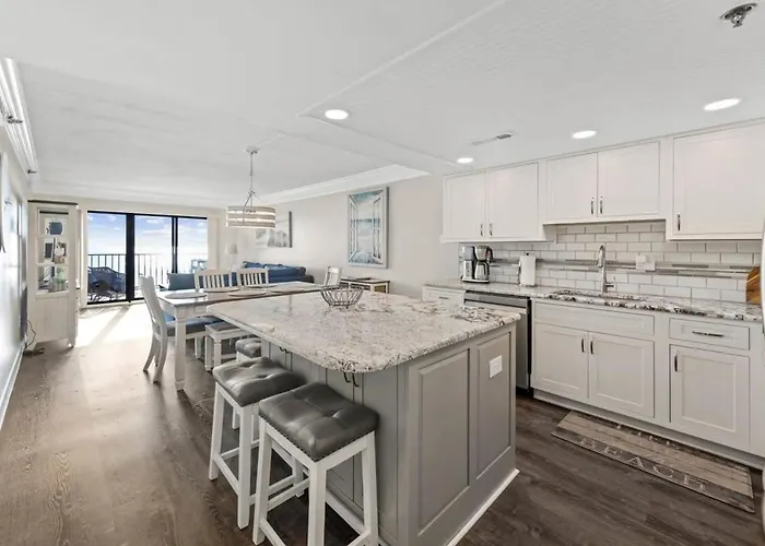 Ferienhaus Luxe Oceanfront Escape Private Balcony & Wet Bar *
