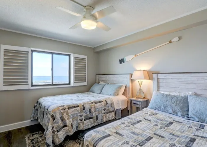 Luxe Oceanfront Escape Private Balcony & Wet Bar *