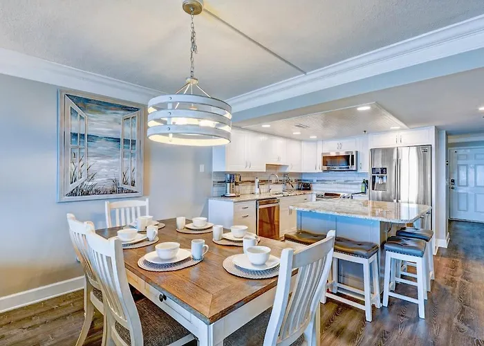 Luxe Oceanfront Escape Private Balcony & Wet Bar *