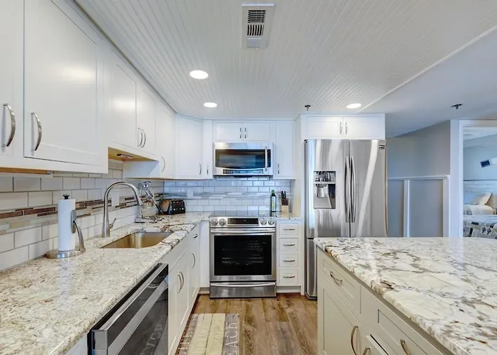 Ferienhaus Luxe Oceanfront Escape Private Balcony & Wet Bar