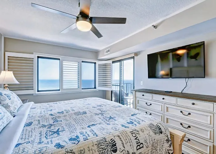 Luxe Oceanfront Escape Private Balcony & Wet Bar Ferienhaus *